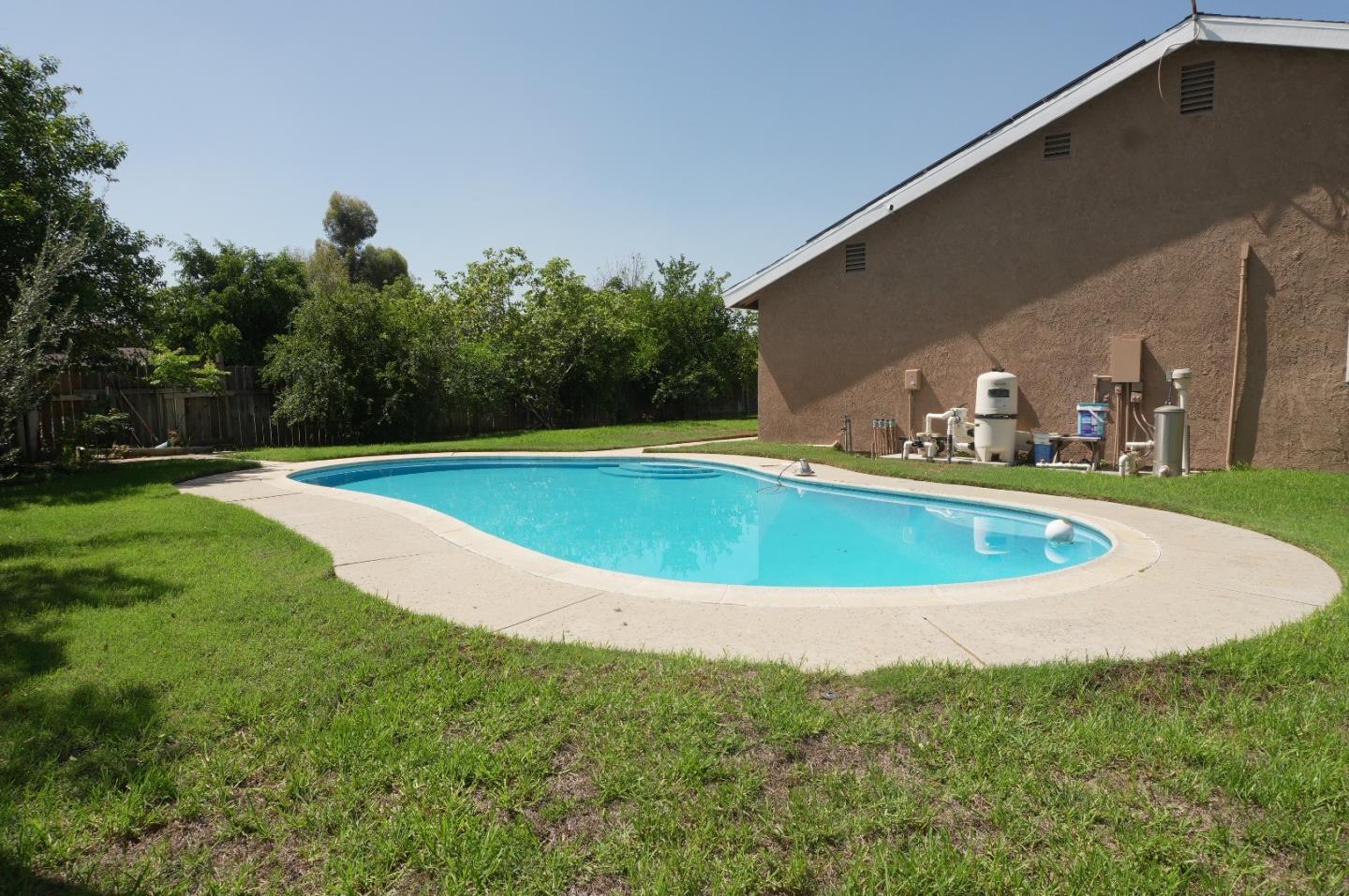 2108 N Apple Ave, Rialto, CA 92377 photo 34