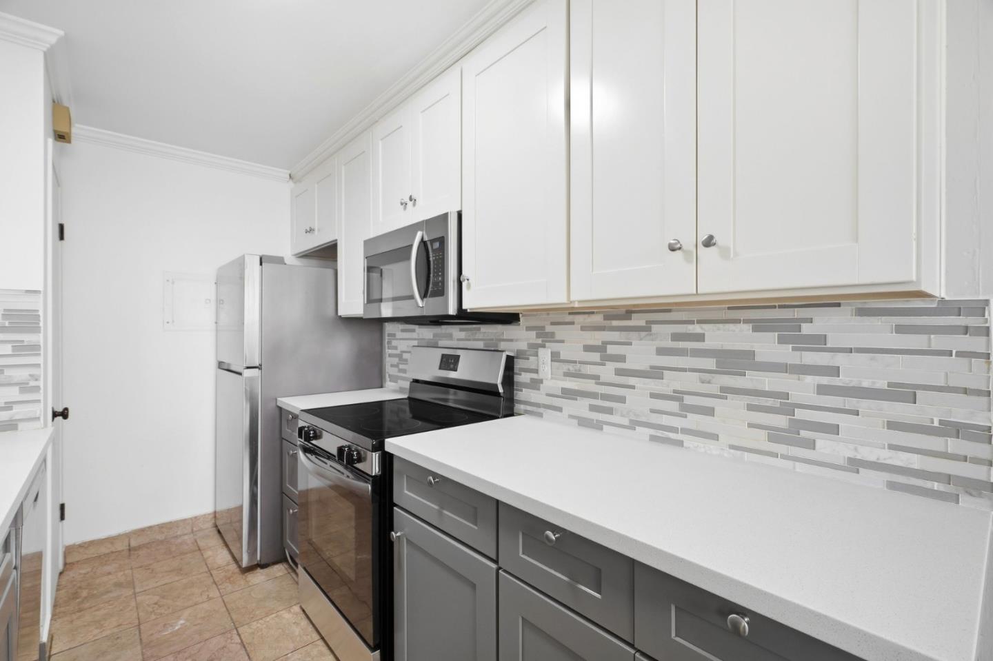 Front Image Thumbnail for ML82061612