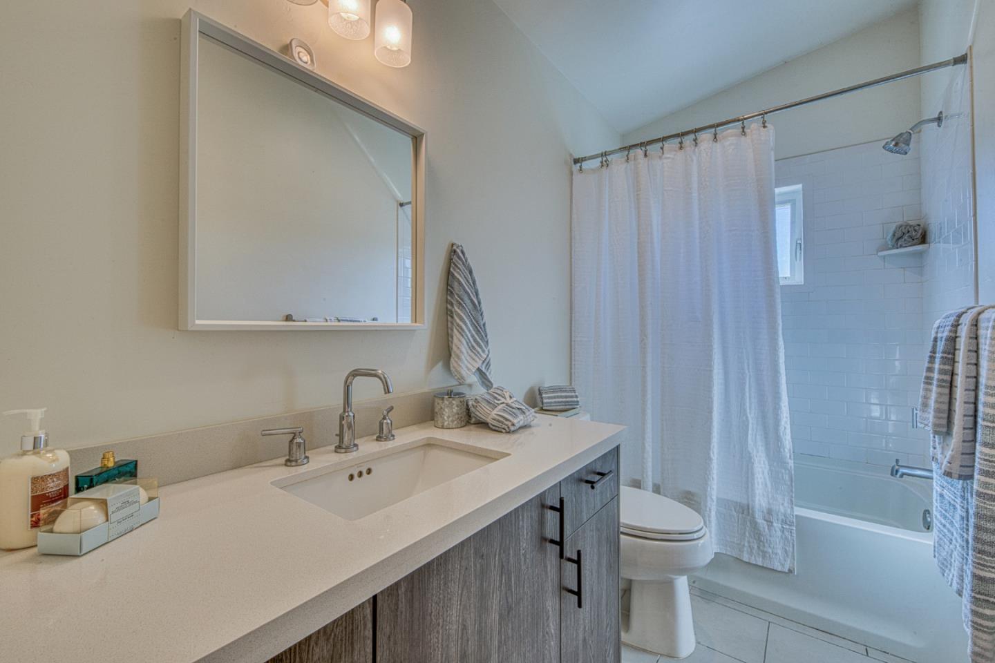1220 Mulberry St, Hollister, CA 95023 photo 28