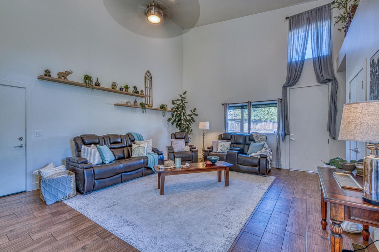1220 Mulberry St, Hollister, CA 95023 photo 6