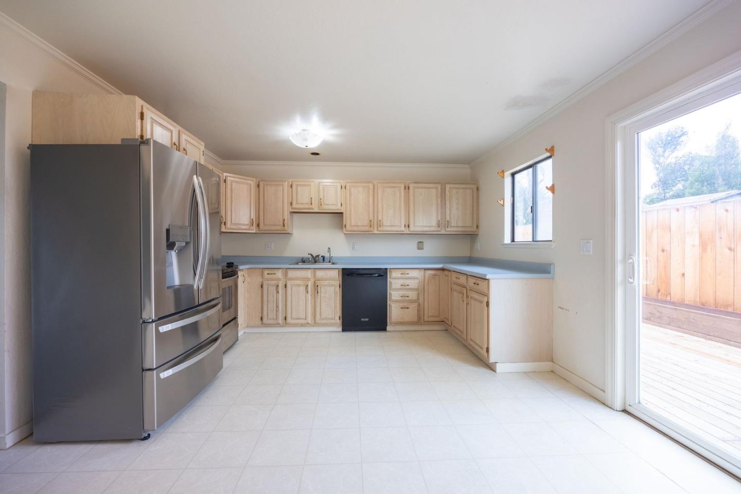 301 Beach St, MossBeach, CA 94038, Photo 7