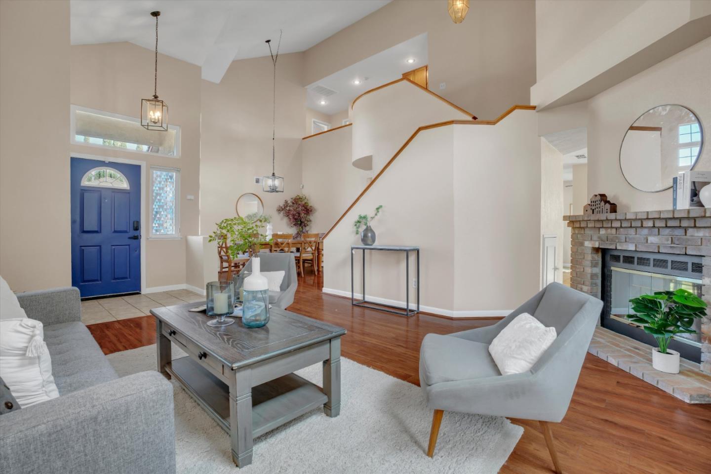 825 Foxwood Dr, Tracy, CA 95376