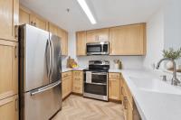 555 10th St #102, Oakland — 17