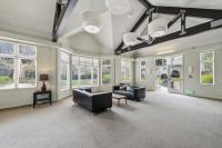 555 10th St #102, Oakland — 40