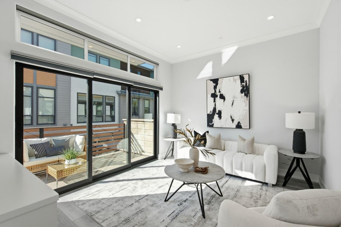 Front Image Thumbnail for ML82062328