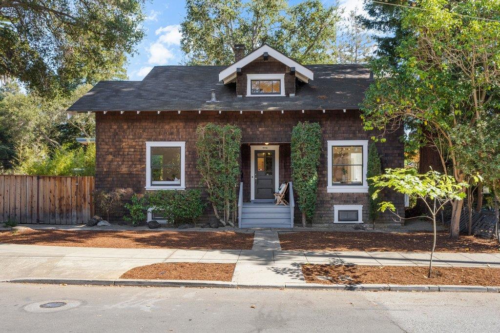 770 Everett AVE