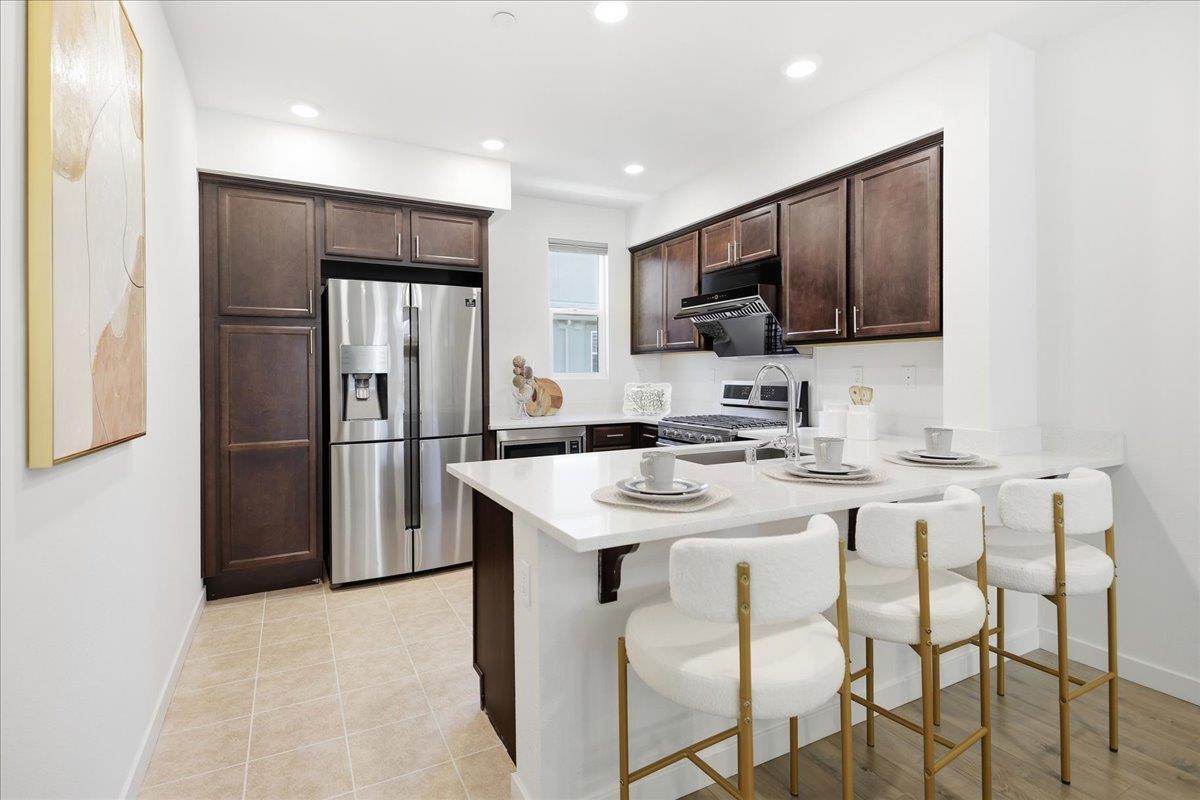 Front Image Thumbnail for ML82062353
