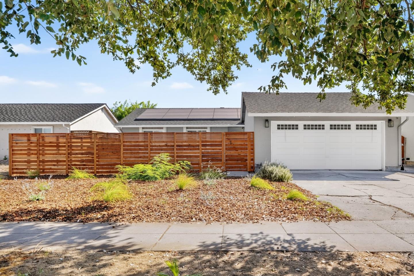 6042 Montalvo DR
