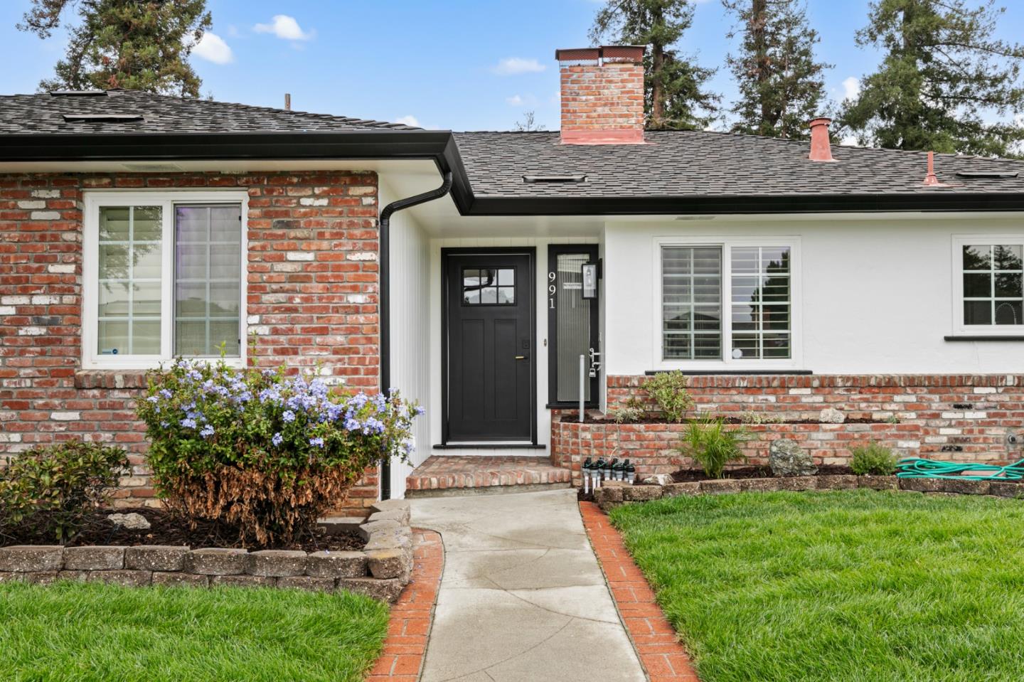 991 Fairfield AVE