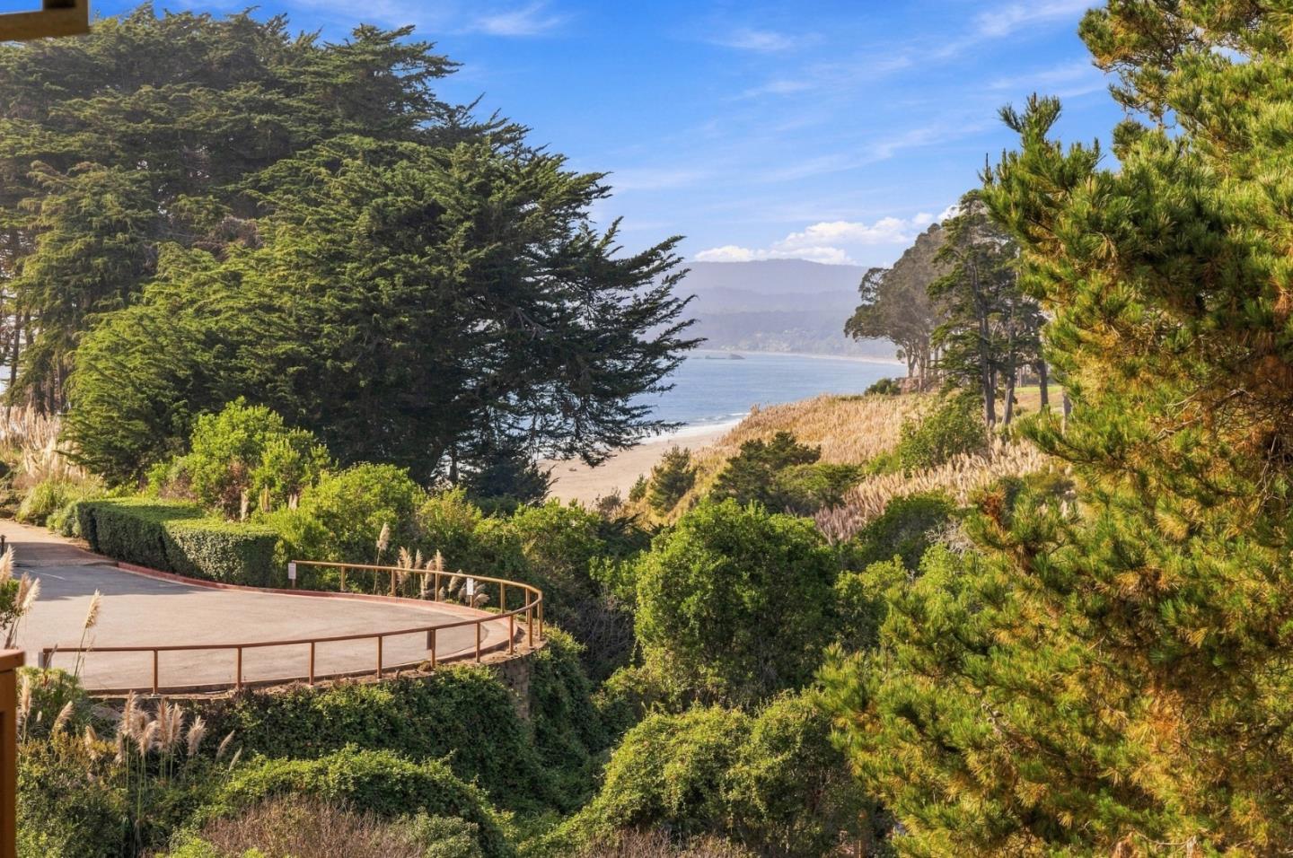 450 Seascape Resort DR, Aptos 95003