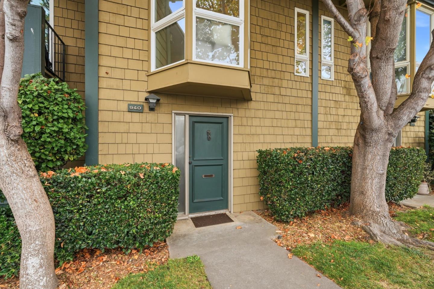 Front Image Thumbnail for ML82063366