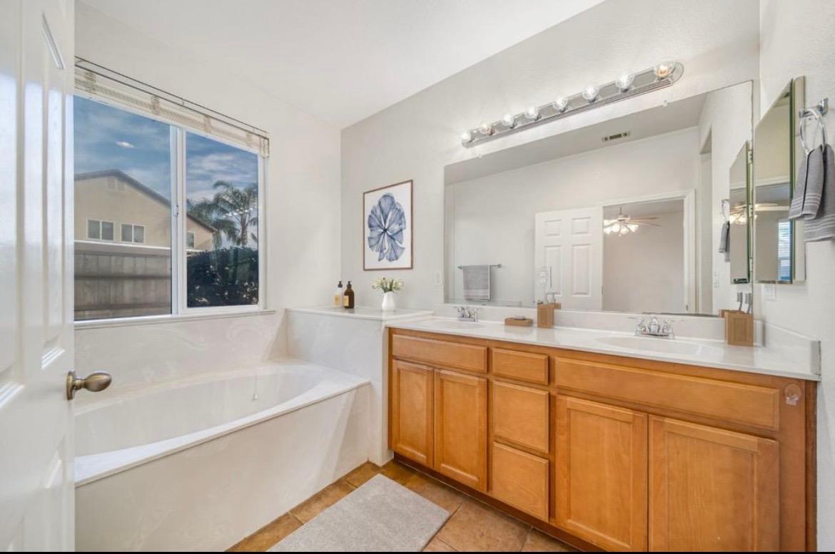 1648 Bermuda Ln, Manteca, CA 95337 photo 9