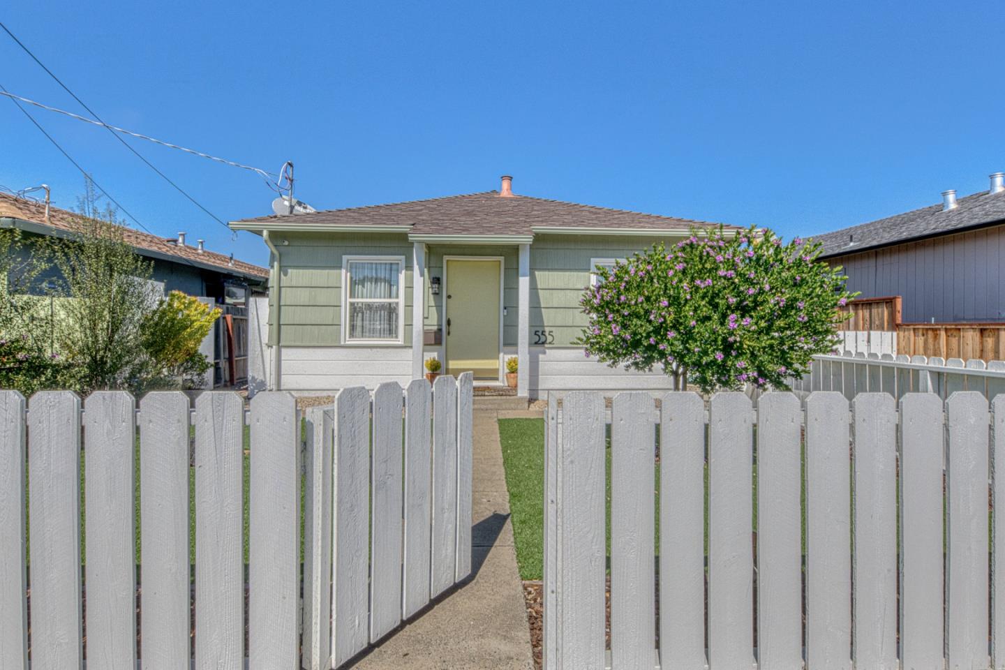Front Image Thumbnail for ML82063563