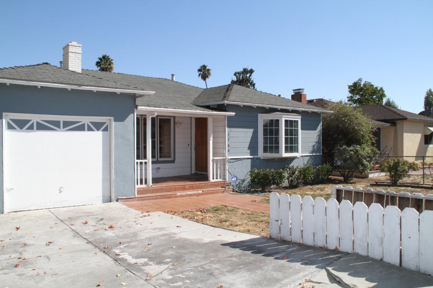 2260 Pulgas AVE, EastPaloAlto 94303