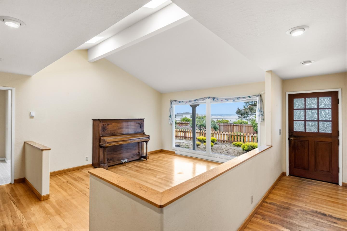 865 Crest Ave, PacificGrove, CA 93950, Photo 6