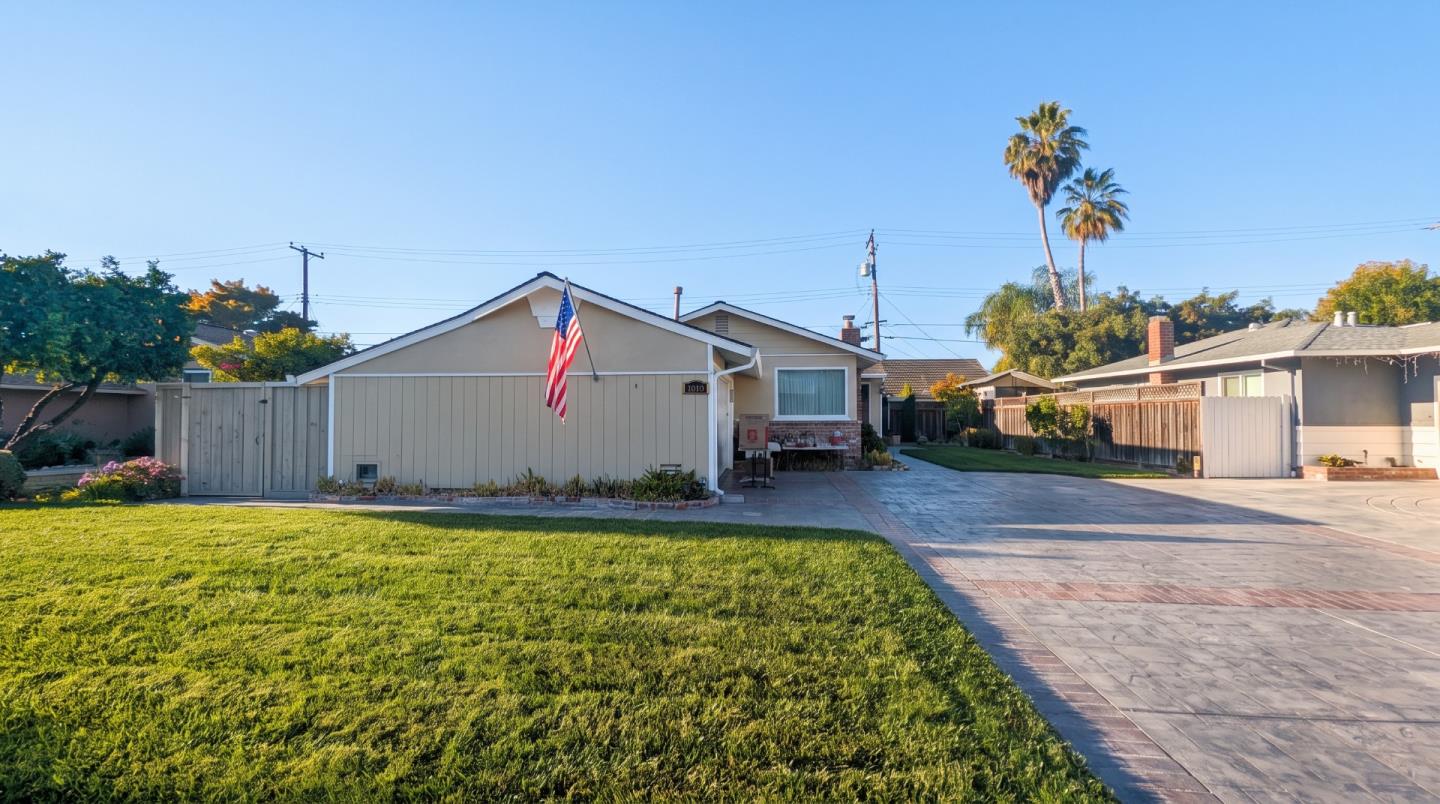 3021 Santa Maria AVE