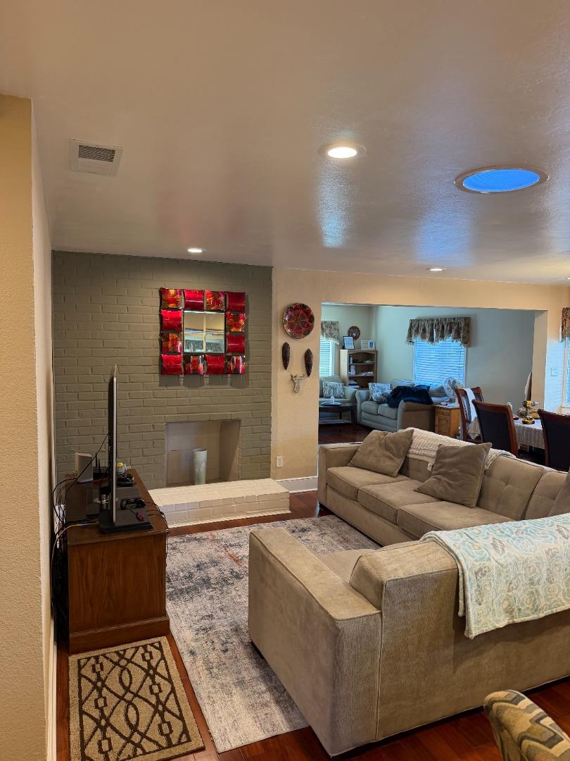 Hershey Way, Hayward, CA 94544, Photo 2