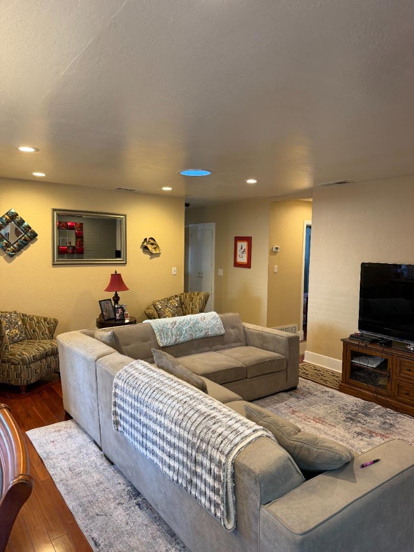 Hershey Way, Hayward, CA 94544, Photo 3