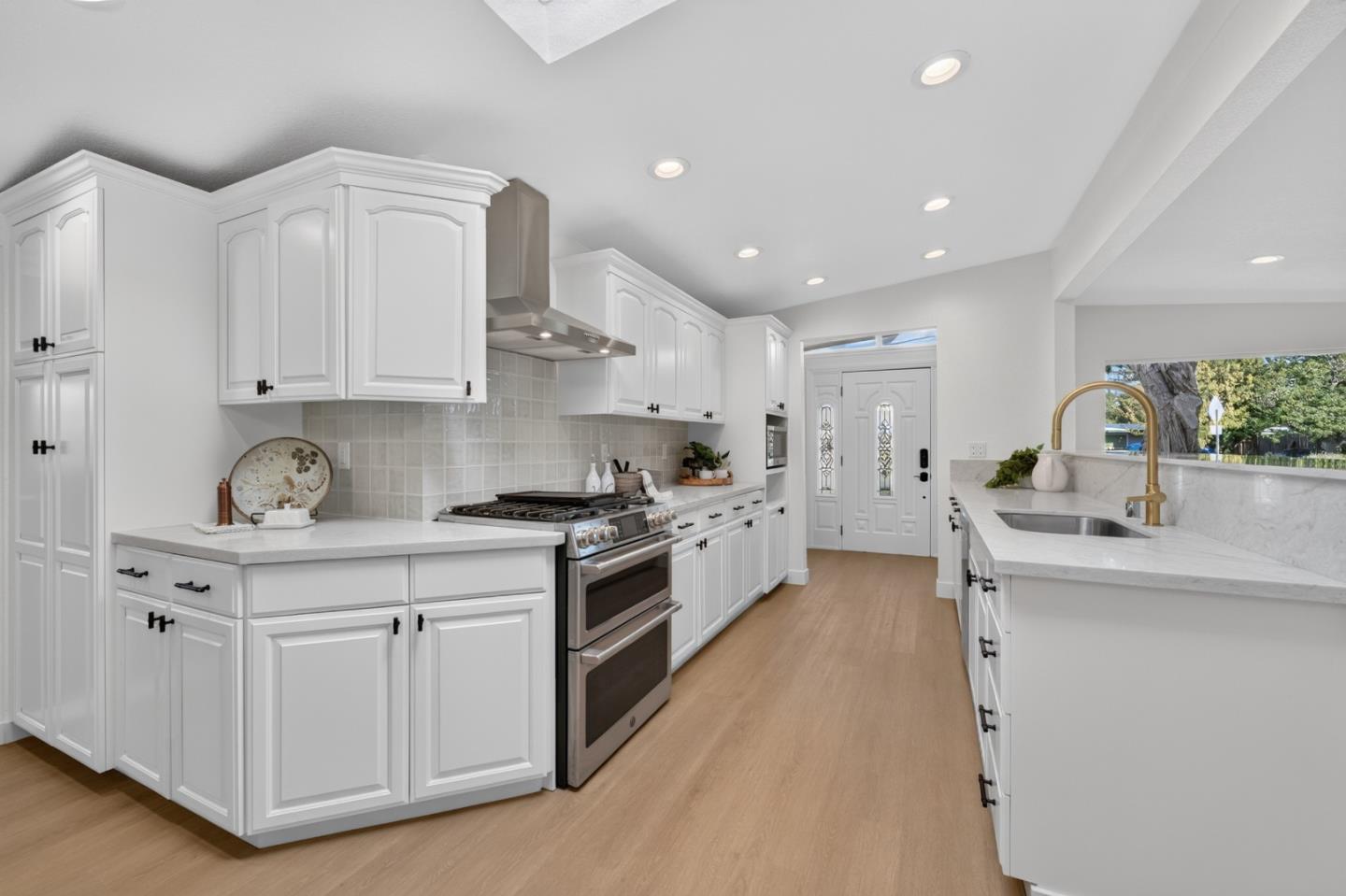 White Dr, SantaClara, CA 95051, Photo 7