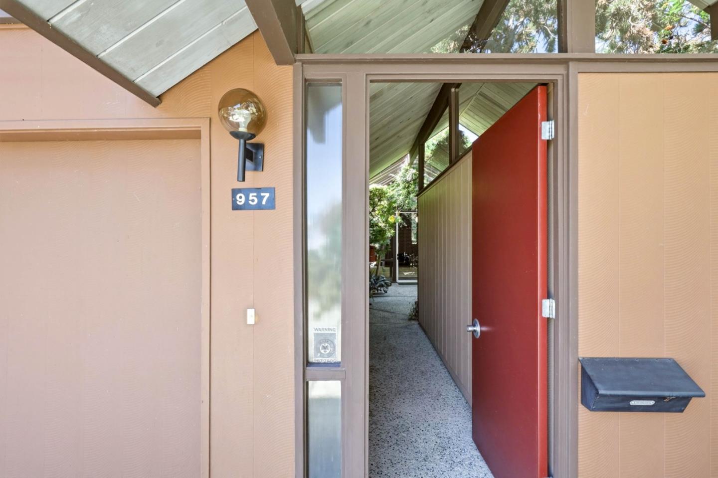 957 Eichler Dr, MountainView, CA 94040, Photo 3
