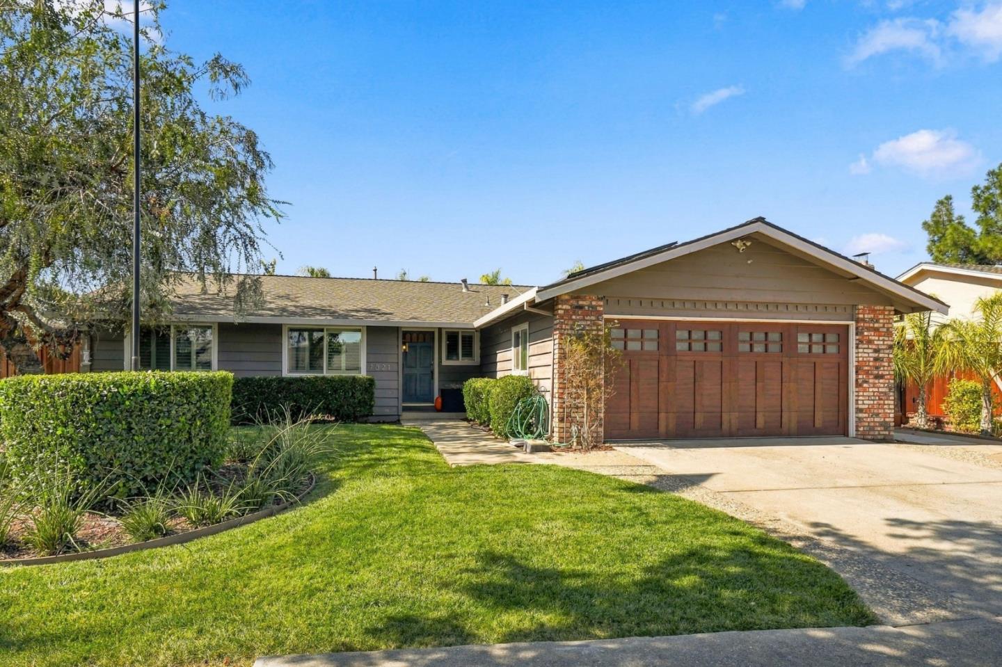7821 Santa Barbara Dr, Gilroy 95020