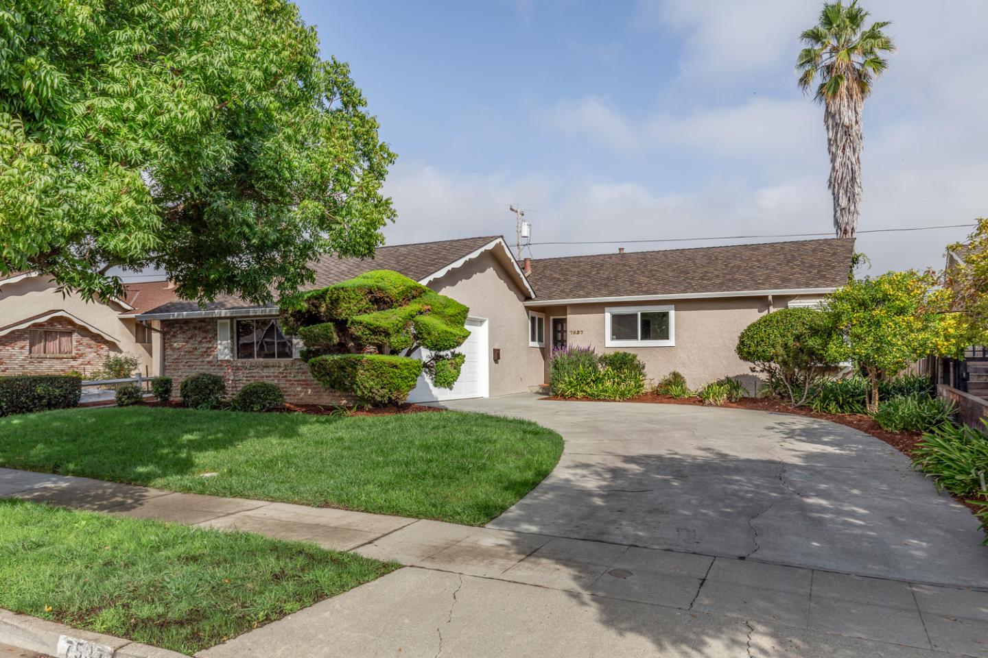 7537 Newcastle Dr, Cupertino 95014