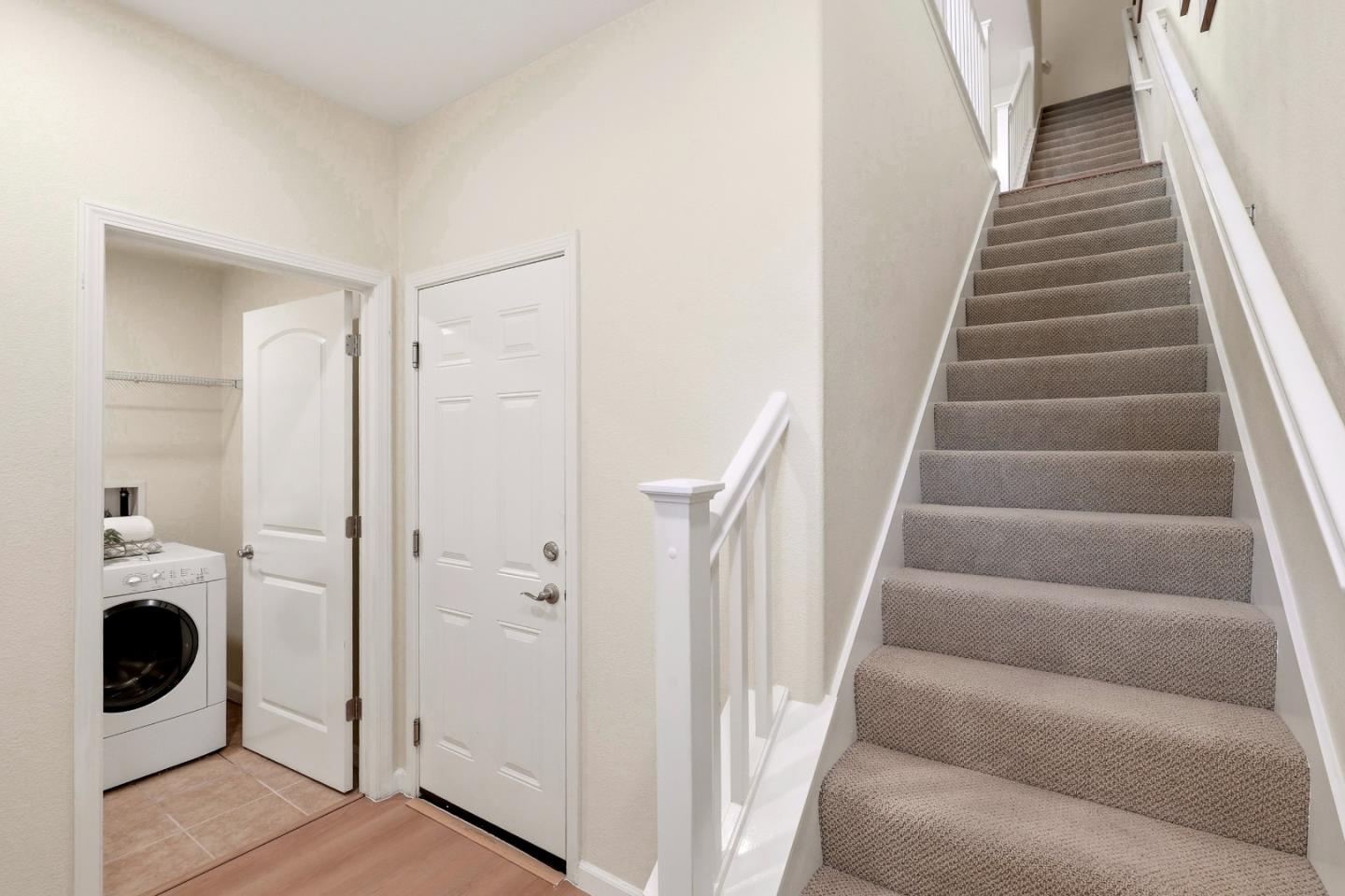 694 Cedarville Ln, SanJose, CA 95133, Photo 2