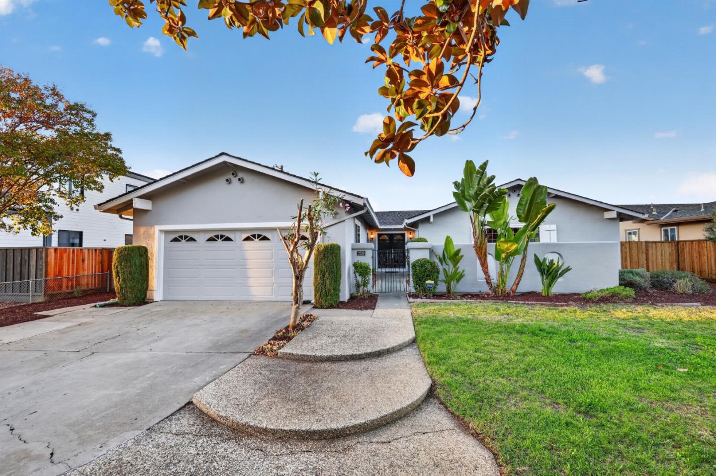 2729 Los Altos Dr