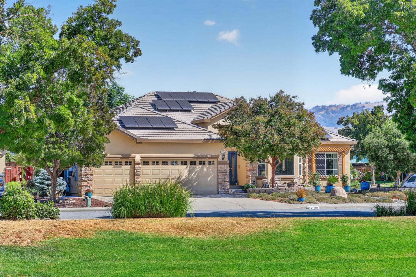 17205 Rosemary Cir, MorganHill, CA 95037, Photo 2