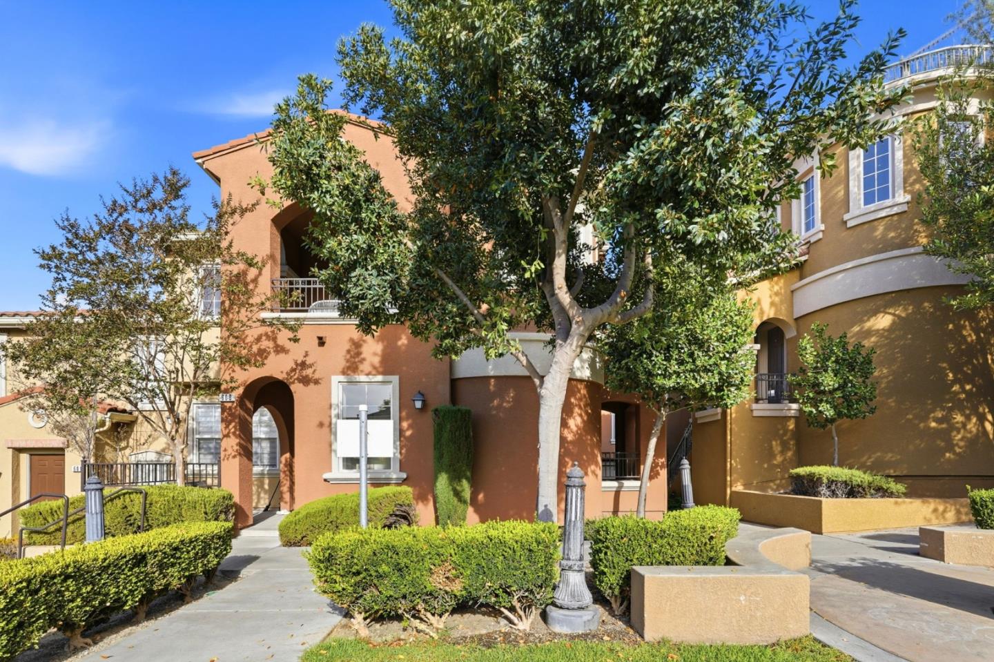 611 Adeline Ave