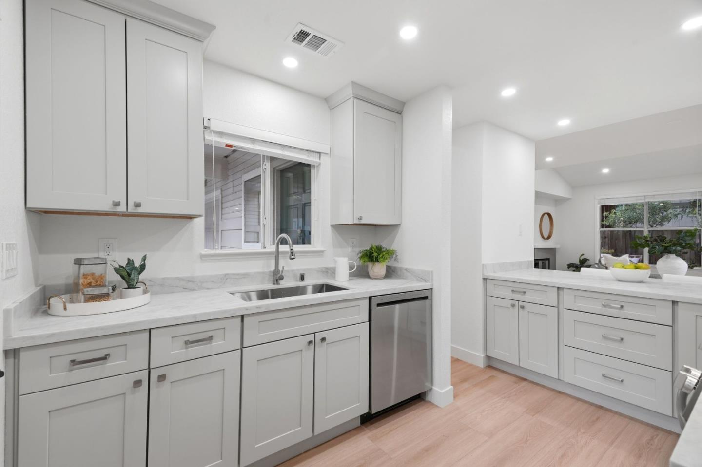 2019 Saint Julien Ct, MountainView, CA 94043, Photo 4