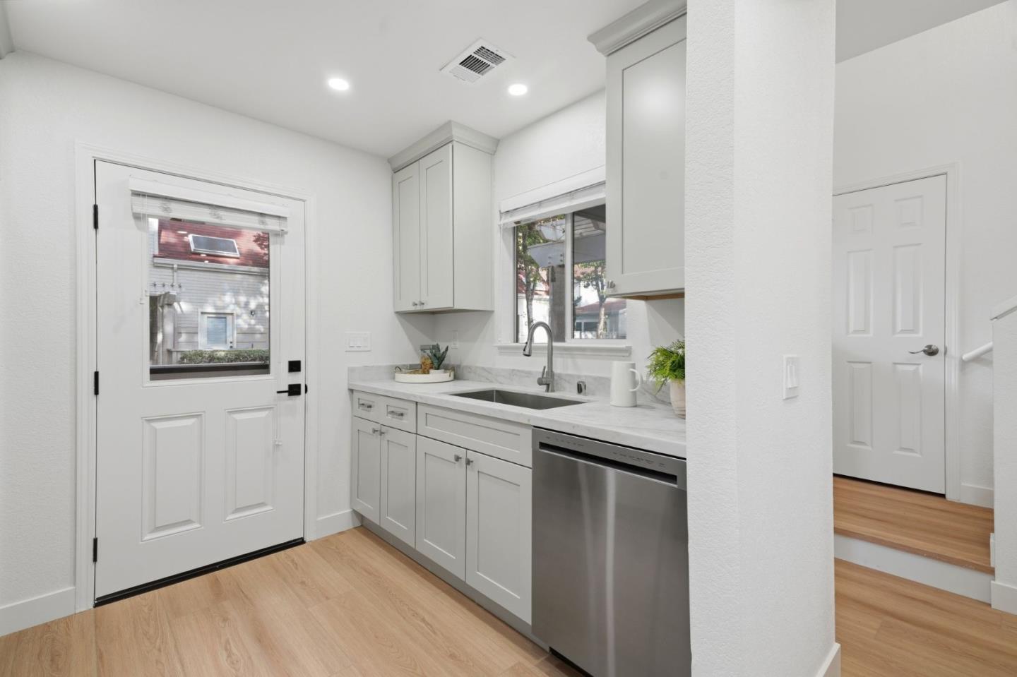 2019 Saint Julien Ct, MountainView, CA 94043, Photo 5