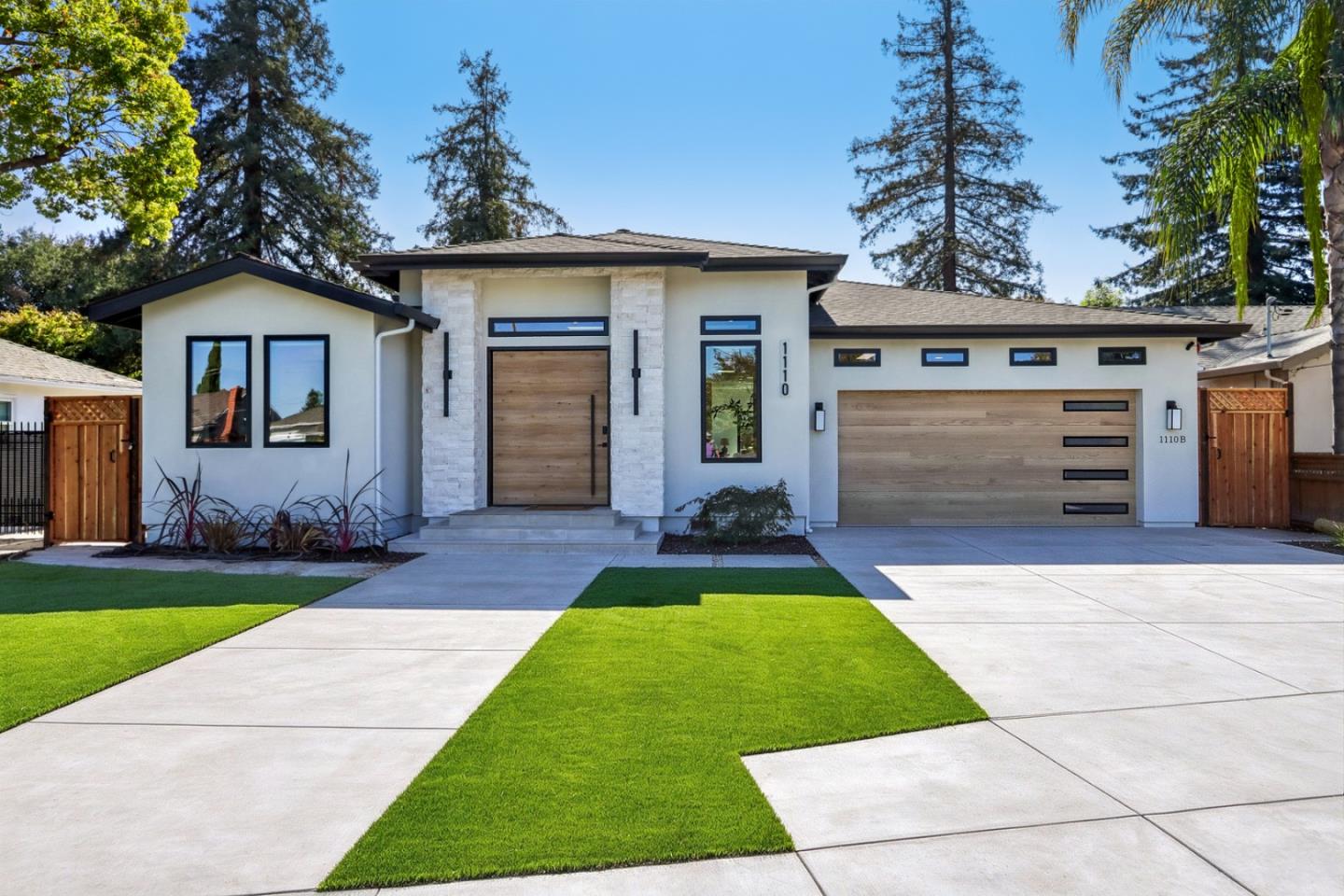 5-Bedroom home for sale at 1110 Ridgeley DR