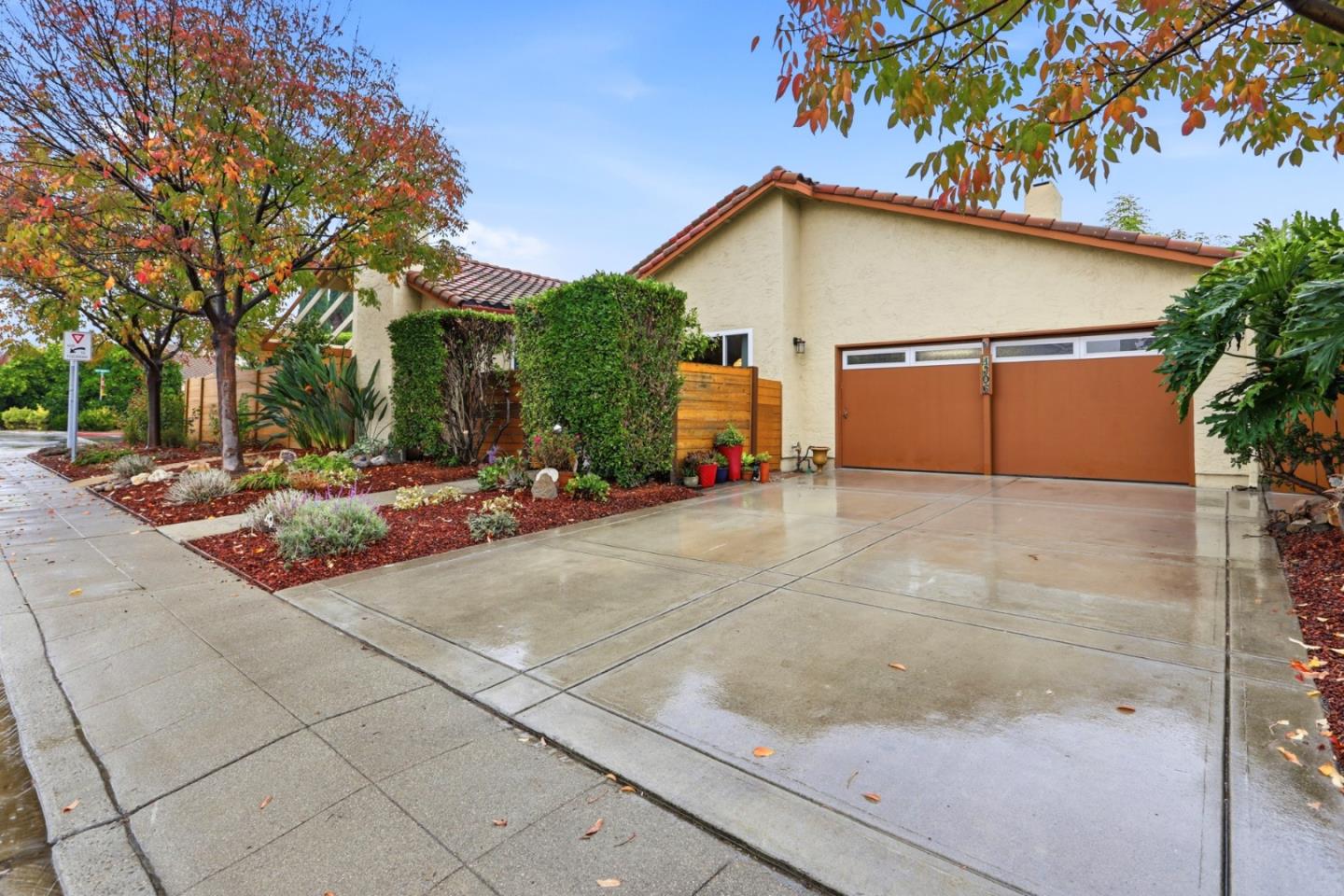 1306 Mount Shasta AVE