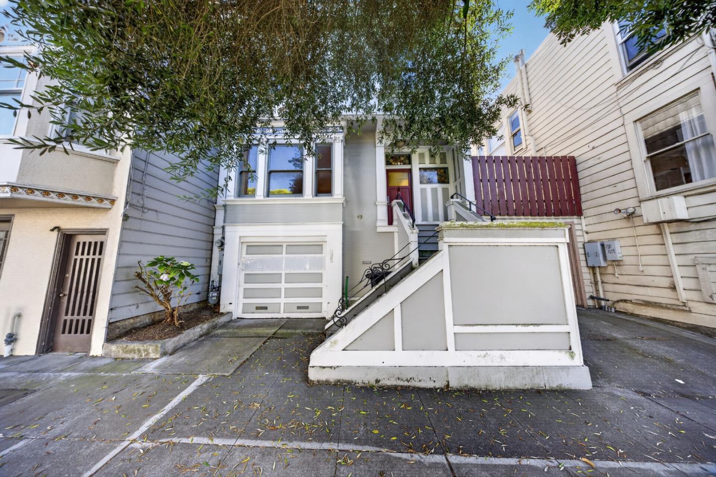 45 Hugo St