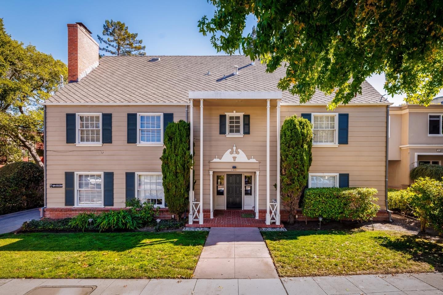 1441 Bellevue Ave