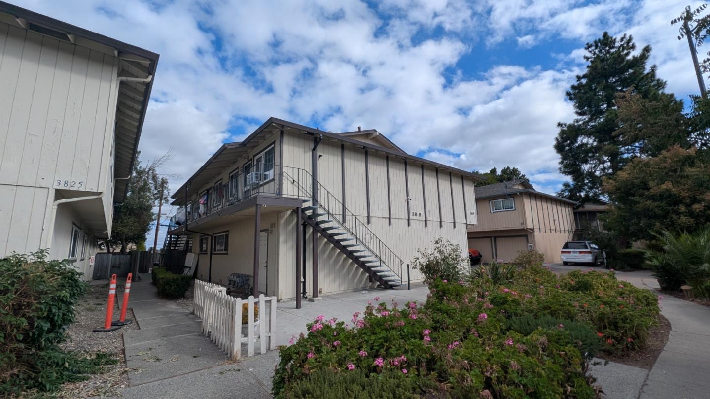 3819 Barker Dr