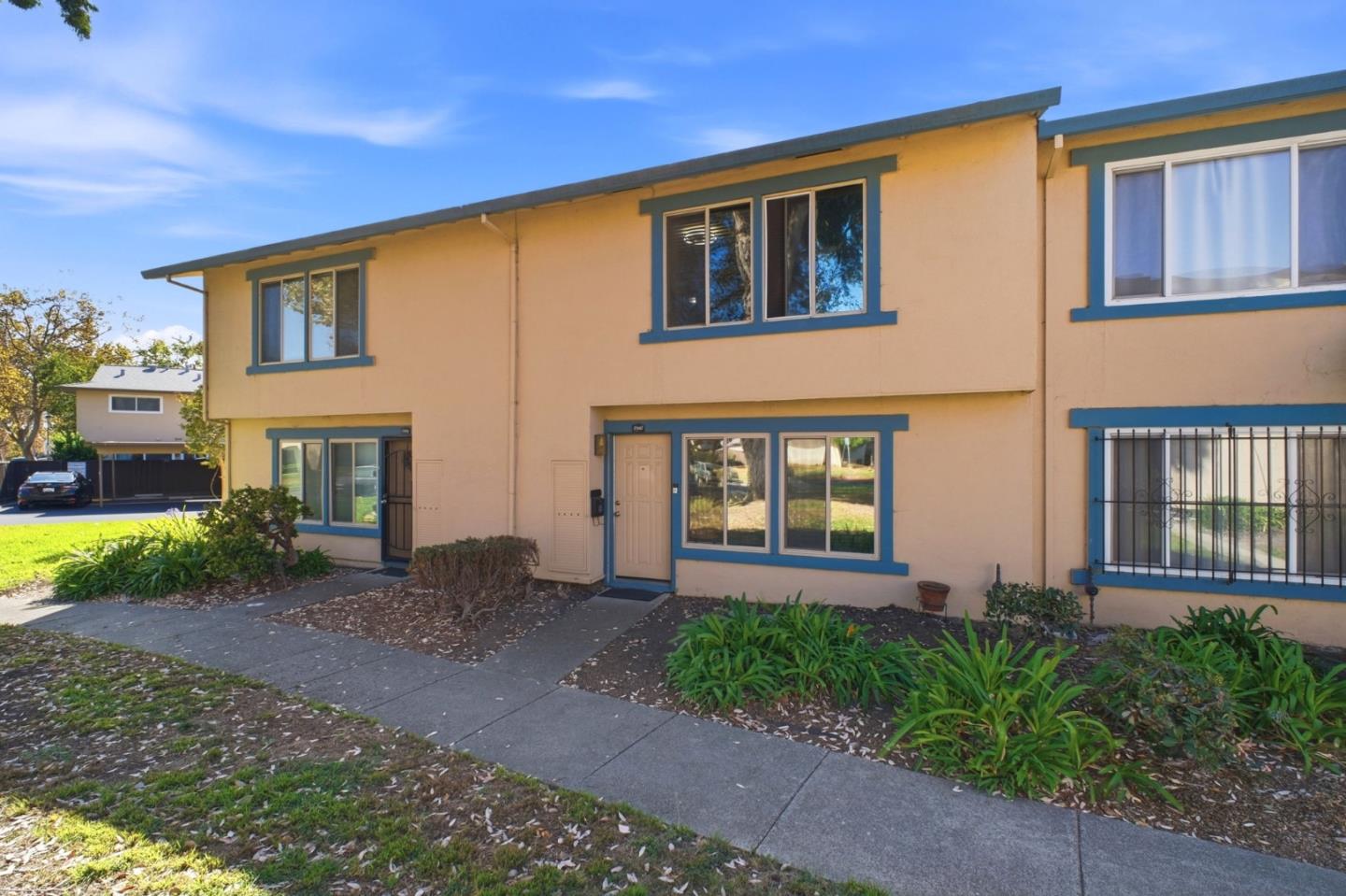 27447 Ponderosa Ct, Hayward, CA 94545 photo 2