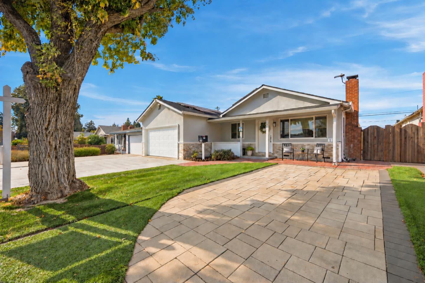 3321 Pepper Tree Ln