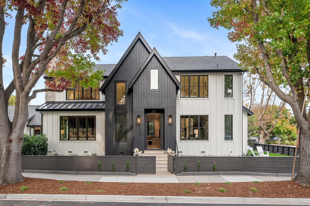1300 Laguna Ave