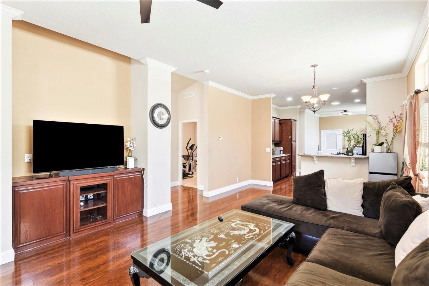 Front Image Thumbnail for ML82065981